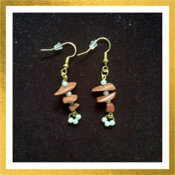 3/$20 Hand Crafted BEADED Dangle HANDMADE Pearl & GOLDSTONE EARRINGS - Picture 1 of 1